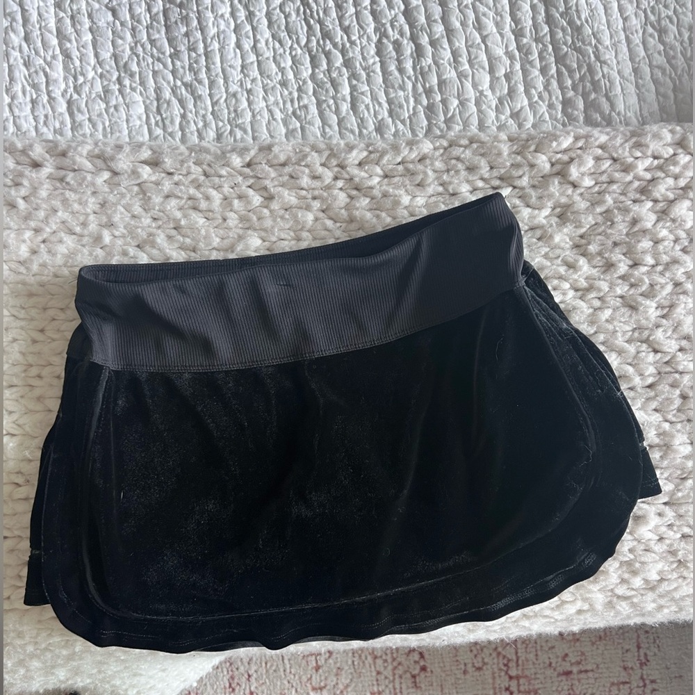 Lucky in Love Chic Velvet Black tennis skirt S (4-6)
Adorable and Unique!!